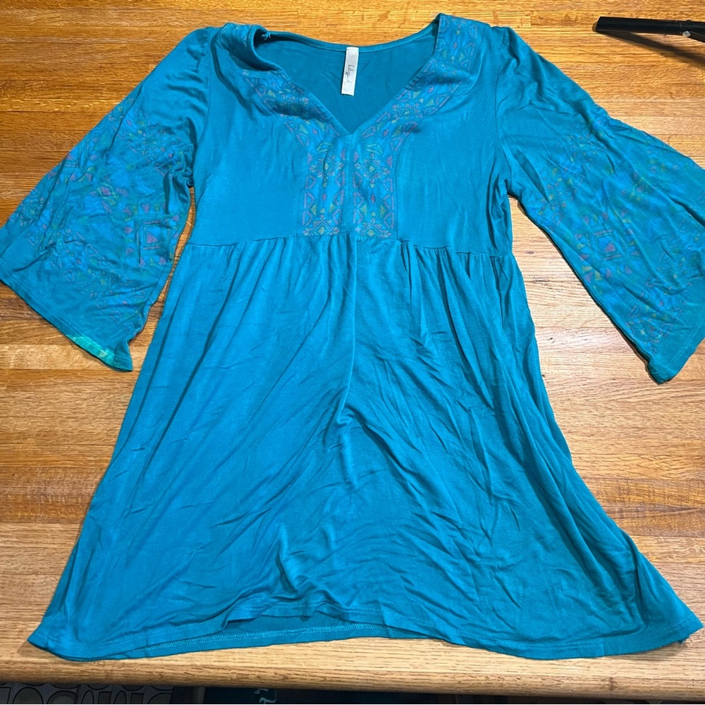 Lilypad Women Large Turquoise‎ V-Neck Bell Sleeve Aztrec Geometric Fit Flare Top